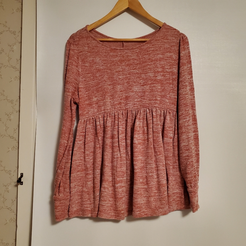 Marled red peplum maternity top